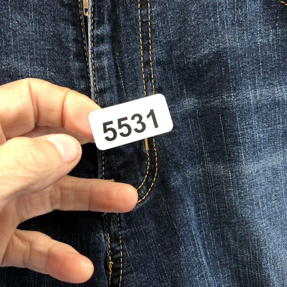 Levis Signature Womens Jean Shorts Size 12 Blue Denim Casual Summer Classic - Picture 16 of 16